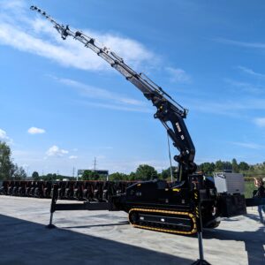 Gru cingolata BG LIFT CWE 525 – compatta, potente e conveniente